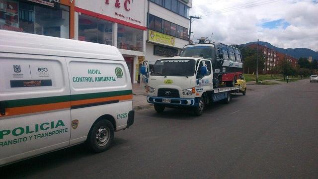 Controles buses chimeneas - Foto: Prensa Secretaría de Ambiente 