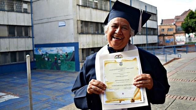 Adultos mayores de nuevo al colegio - Foto: Comunicaciones Secretaría de Educación 