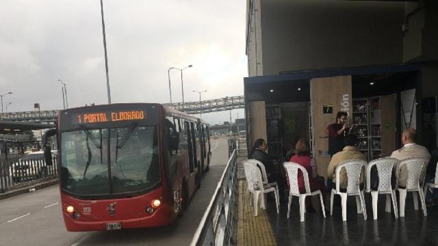 Biblioestaciones de TransMilenio tienen 52.000 inscritos - Foto: TransMilenio