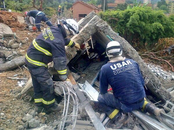 Grupo USAR de Bomberos de Bogotá, en acción. Foto: Bomberos de Bogotá