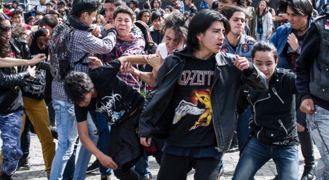 Aspecto de un concierto Rock al Parque. Jóvenes participan.