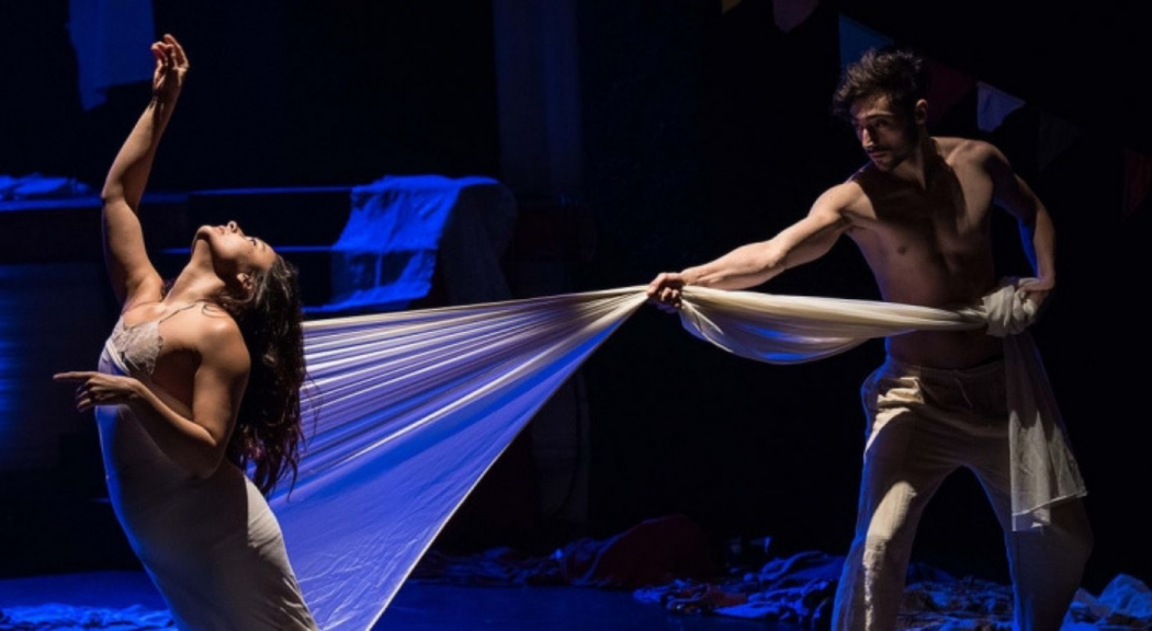 Pareja de bailarines en una presentación del encuentro Alteratro.