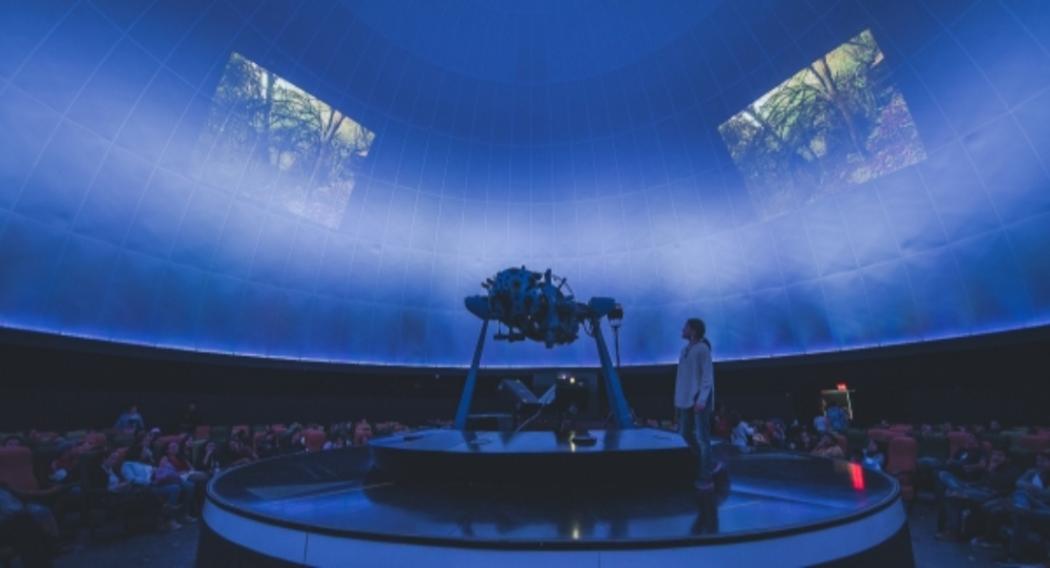 Club de astronomía para adultos en el Planetario de Bogotá