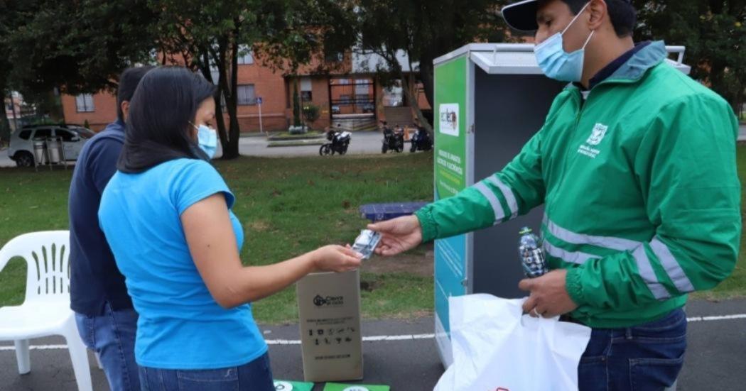 Curso de manipulación de residuos peligrosos con el Distrito y el SENA