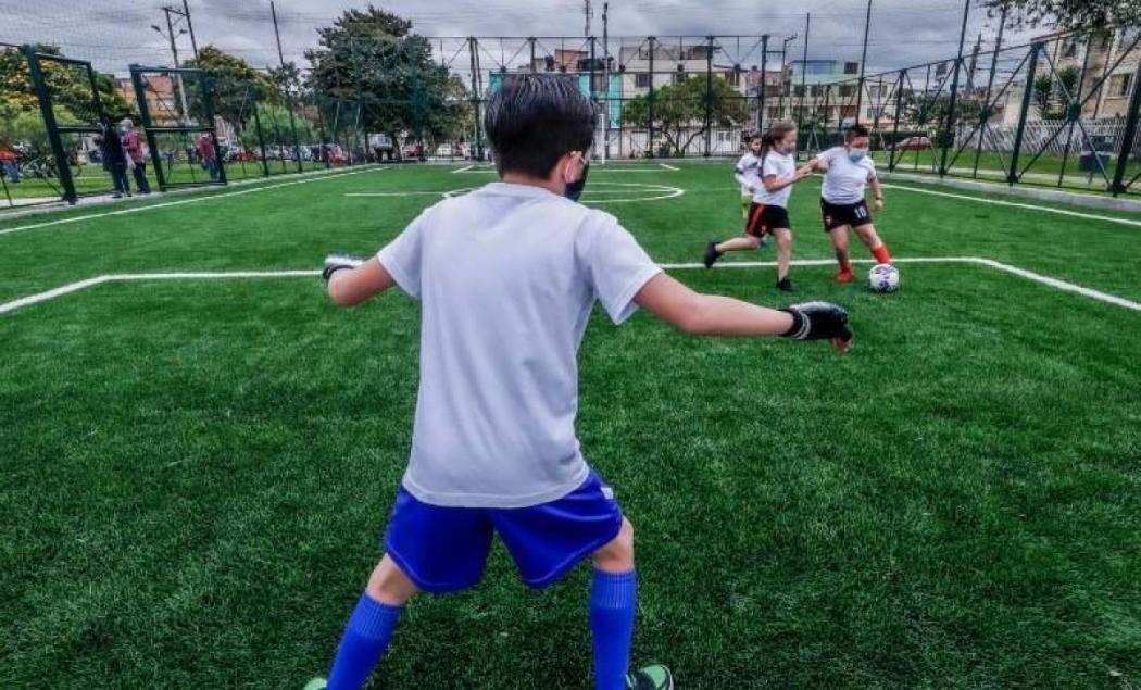 Niños jugando