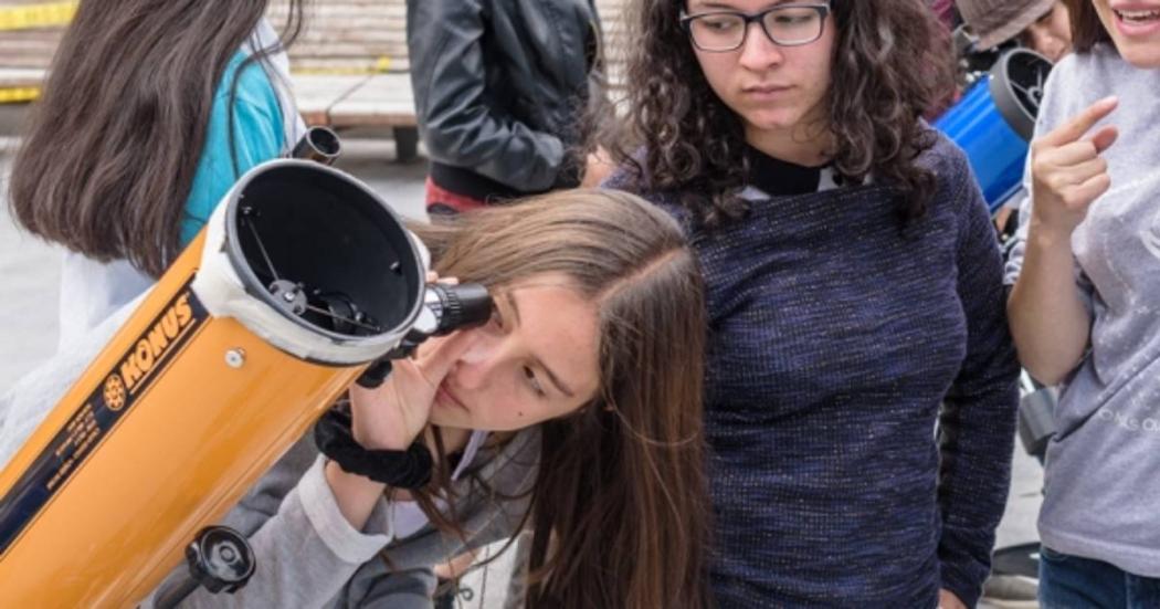 Taller para manejo de telescopios en Planetario de Bogotá, 21 de enero