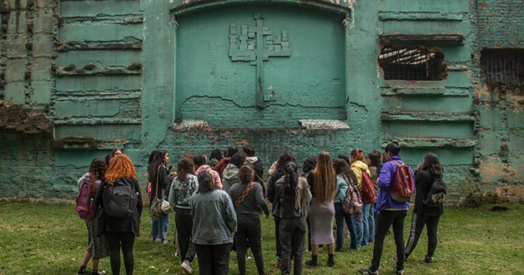 Recorrido Hallazgos, hilando historias del Cementerio de Pobres