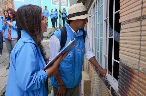 Búsqueda de niños en localidad de San Cristóbal  - Foto: Prensa Secretaría de Educación