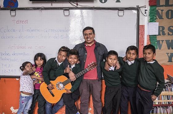 Coro Emberá Katío colegio Agustín Nieto Caballero - Foto: Prensa Secretaría de Educación