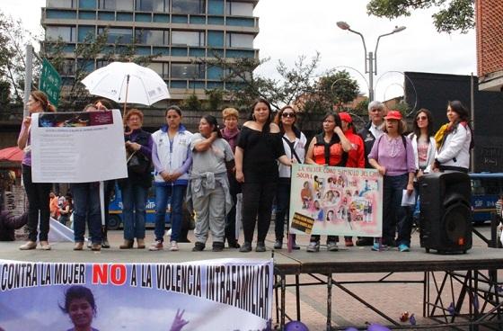 Mujeres en tarima -Foto: Alcaldía Local de Chapinero