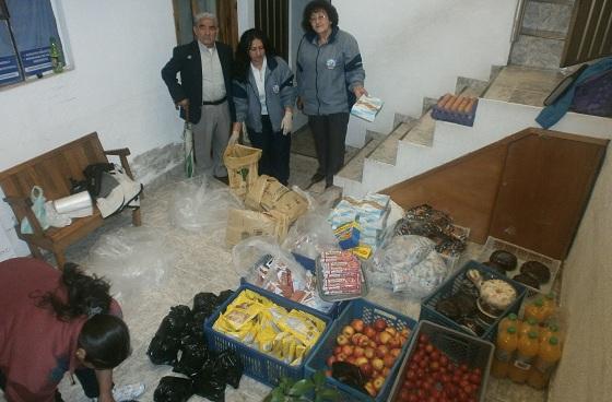 Miembros de la fundacion Asistiendo Programa de canasta solidaria - Foto: Rep Legal fundebys.mu