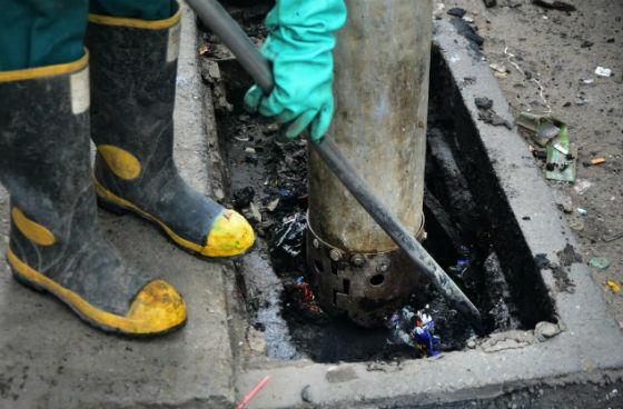 Limpieza del alcantarillado - Foto: Acueducto de Bogotá 