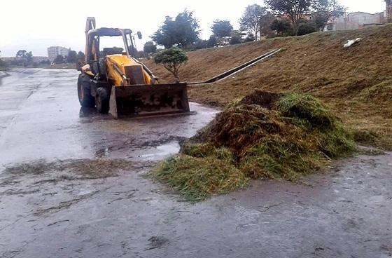 Limpieza de canales en Bogotá - Foto: Prensa Idiger