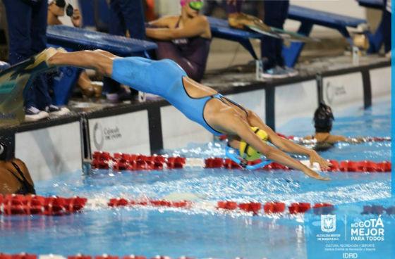 Natación con aletas - Foto: IDRD