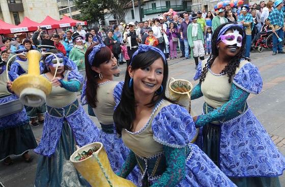 Participe en el recorrido Cultura Festiva Comunitaria Escuela de Comparsa Candelaria