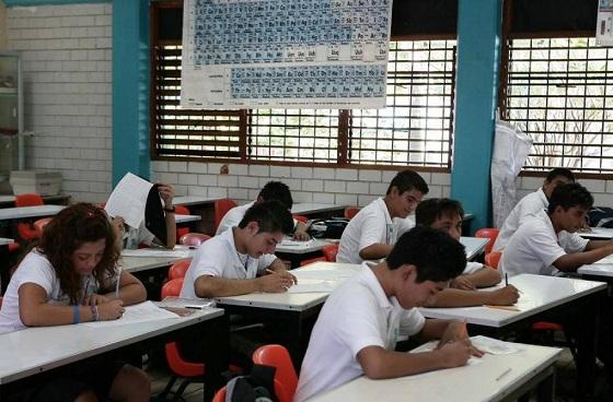 Estudiantes en un salón de clases - Foto: Alcaldía Local de Usaquén