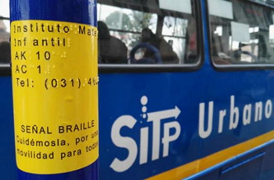 Señales Braille SITP - Foto: Transmilenio