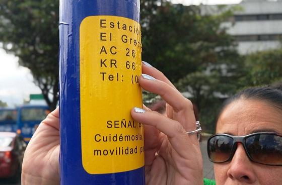 Paraderos con sistema braille - Foto: Prensa Secretaría de Movilidad