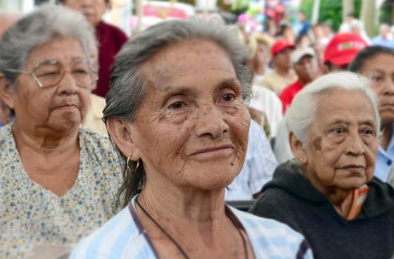 Proyecto 'Taller Humanizar' benefició artísticamente a comunidad Adulto Mayor de La Candelaria