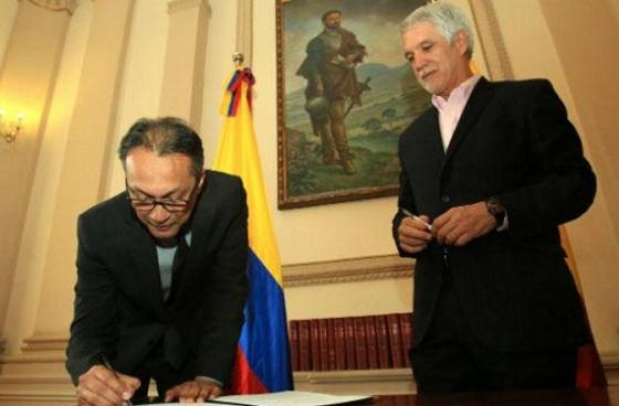 Firma de convenio - Portal Bogotá - Foto: Oficina Asesora de Prensa - Alcaldía Mayor de Bogotá