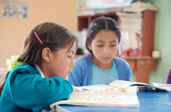 Niños leyendo - Foto: travelclubsolidario.wordpress.com