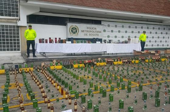 Incautación licor adulterado - Foto: Oficina de Prensa Alcaldía Mayor de Bogotá.