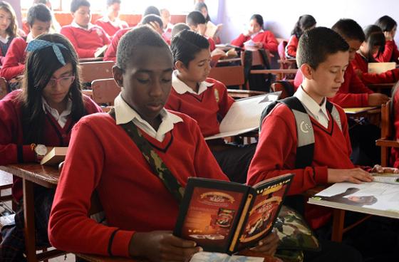 Niños leyendo - Foto:educacionbogota.edu.co