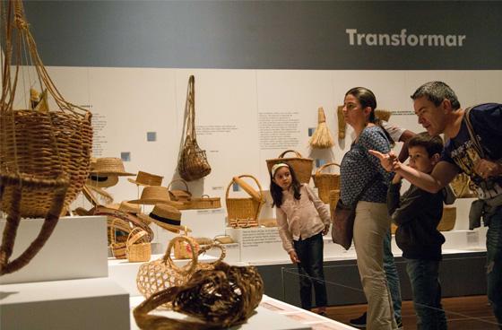 Una exposición para tejer historia en el Museo Nacional