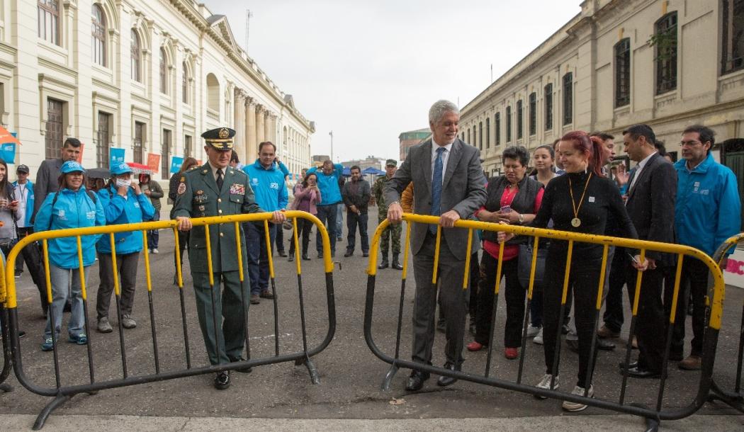 Alcalde Peñalosa inauguró el primer festival Bronx Distrito Creativo - Foto: Alcaldía Mayor de Bogotá/Andrés Sandoval