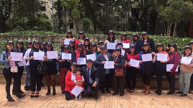 29 madres comunitarias se gradúan en TIC. Foto: Prensa Consejería TIC