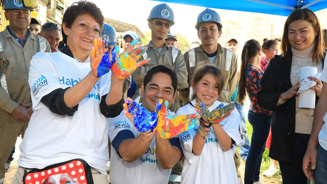 Secretario de Hábitat Guillermo Herrera con la comunidad del sector 'La Mariposa' en Usaquén 