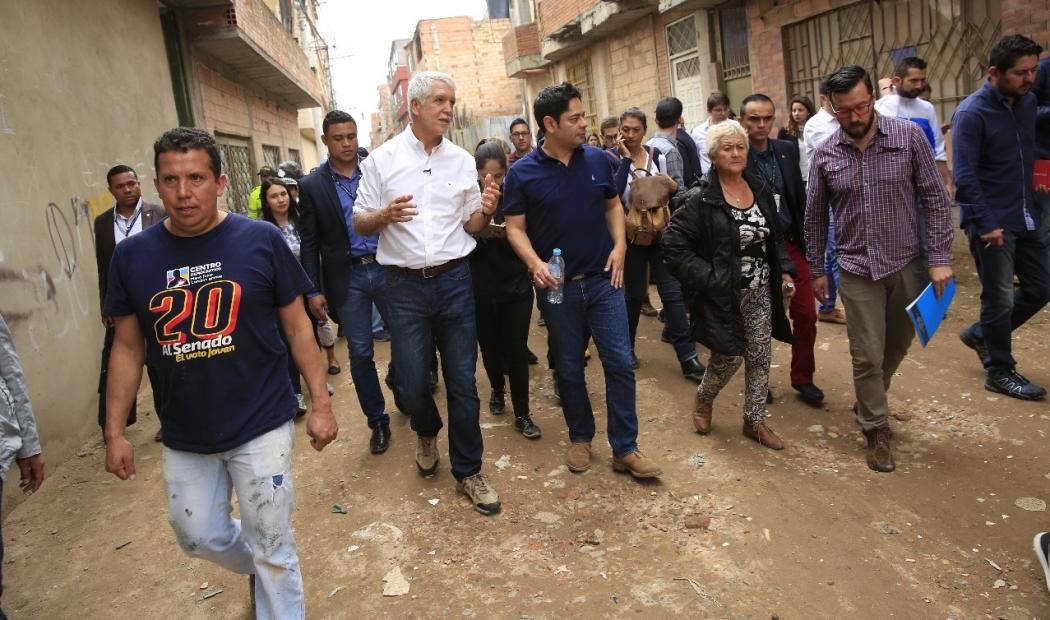 Alcalde Peñalosa recorrió el barrio Unir II, el cual será legalizado - Foto: Alcaldía Bogotá