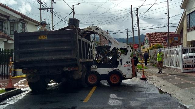 Mantenimiento de vías en la ciudad - Foto: Comunicaciones Unidad de Mantenimiento Vial