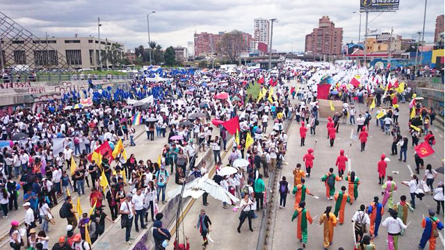 Avanza sin novedad la marcha por la Paz