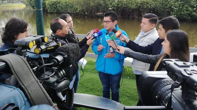 Muerte de peces en el parque Los Novios - Foto: Secretaría de Ambiente