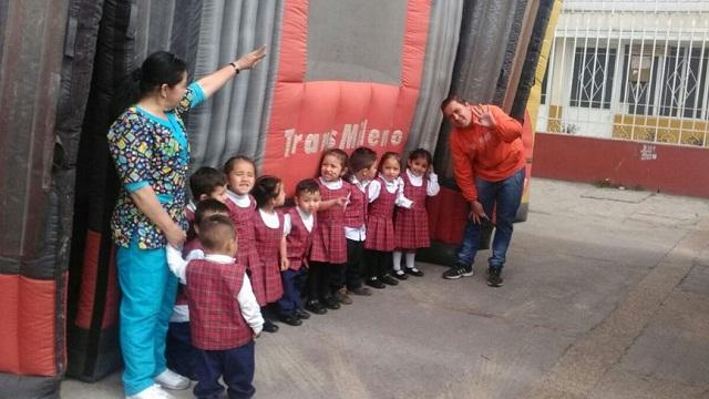 Estudiantes de los colegios de Bogotá aprenden sobre cómo respetar el transporte público.