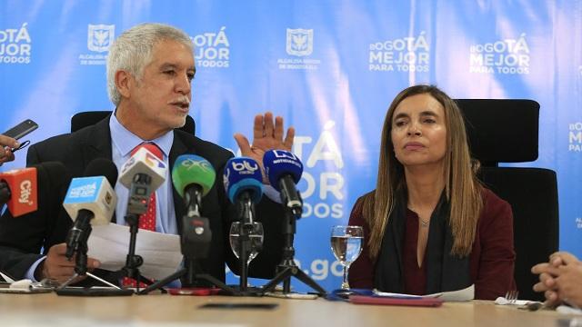 Oficina virtual le ahorra tiempo a los ciudadanos en trámites de impuestos - Foto: Alcaldía Mayor de Bogotá/Diego Baumán