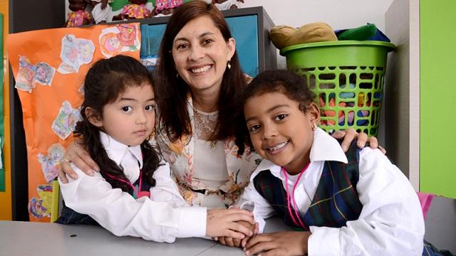 Profesora colegio Pablo VI - Foto: Prensa Secretaría de Educación 