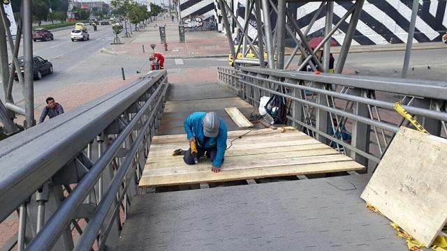 Puentes peatonales en Bogotá - Foto: Comunicaciones IDU