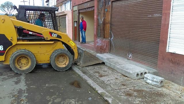 La Defensoría del Espacio Público retiró bloques que invadían andenes del barrio Quiroga.