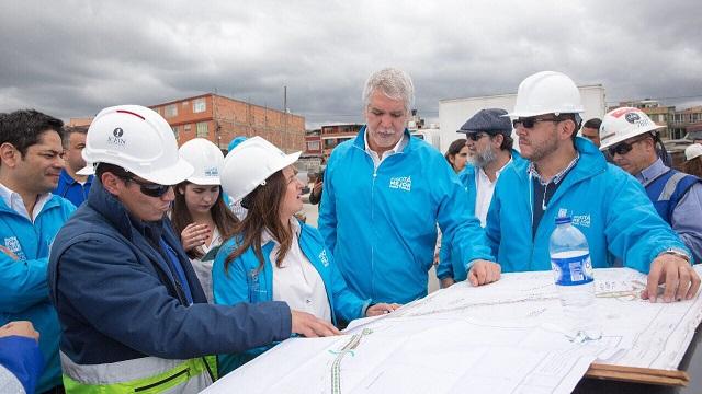 Recorrido de obra de la Avenida Bosa - Foto: Comunicaciones Alcaldía Bogotá/ Andrés Sandoval