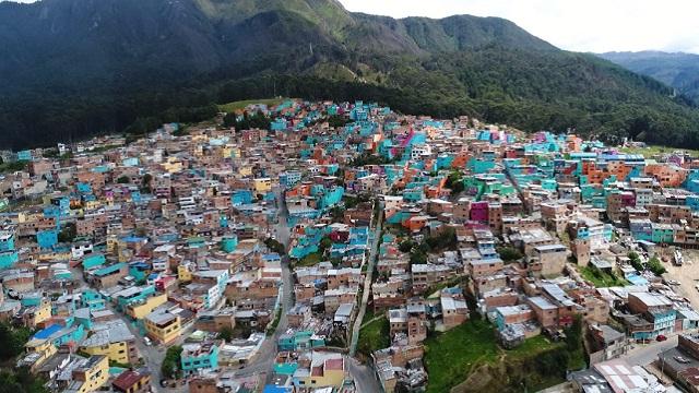 Bogotá ya cuenta con un nuevo mural a gran escala en el barrio El Consuelo, localidad de Santa Fe - Foto: PrensaHábitat