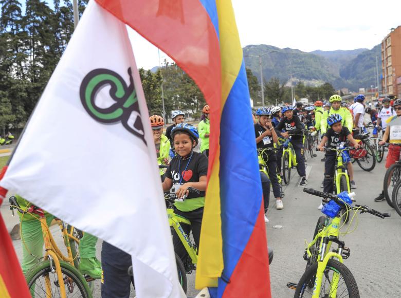 Más de 1.000 niños disfrutaron en la BiciCar de Bogotá