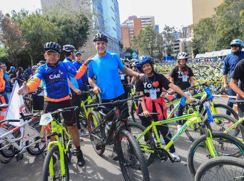 Luis Alberto Herrera y Martín Emilio ‘Cochise’ Rodríguez, estrellas del ciclismo colombiano, presentes en la BiciCar.