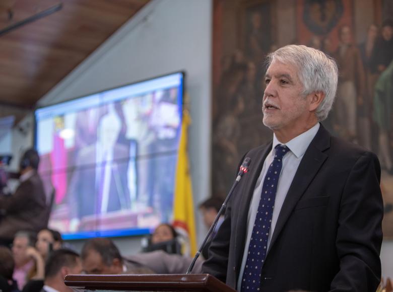 Con respecto a la primera línea del Metro para la ciudad, Peñalosa aseguró que en 15 días vence el plazo para que las empresas interesadas presenten sus propuestas.