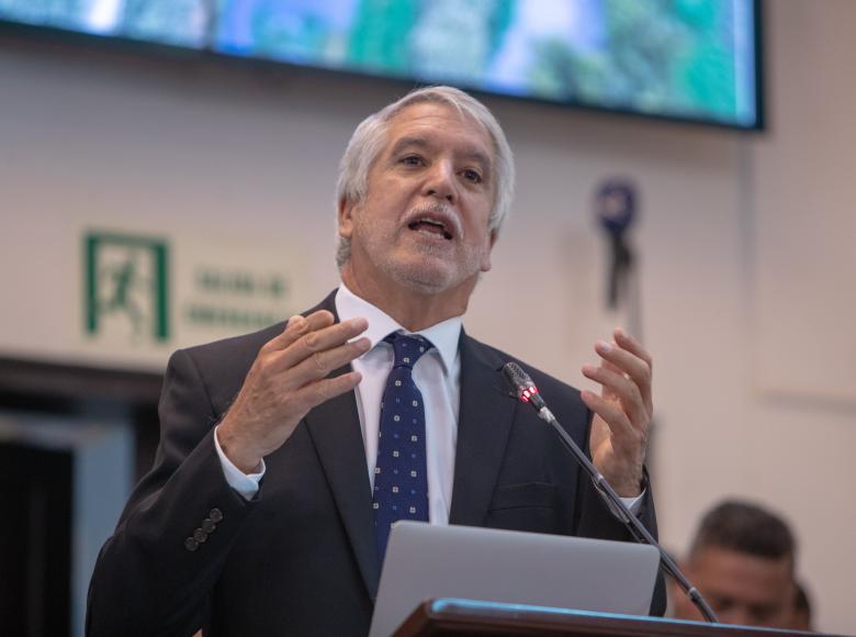 El Alcalde Enrique Peñalosa rindió cuentas ante el Concejo de Bogotá