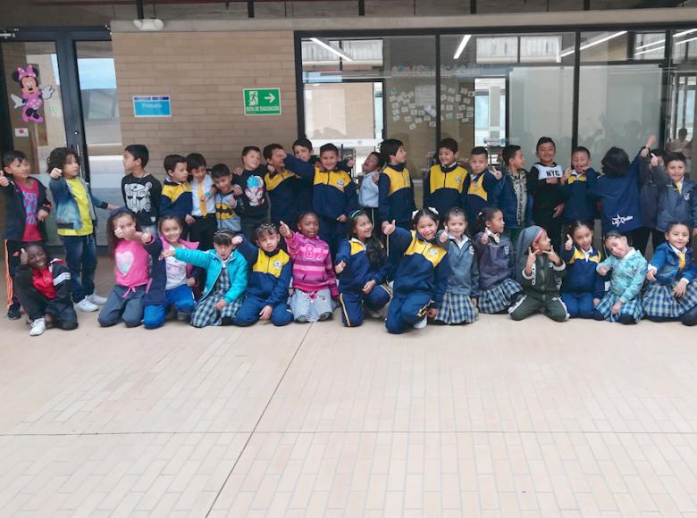 La foto del futuro: niños de diferentes etnias y capacidades cognitivas aprendiendo juntos - Foto: Alcaldía de Bogotá.