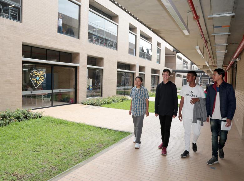 Colegio Rogelio Salmona, en la localidad de Ciudad Bolívar, entregado por el alcalde Enrique Peñalosa.