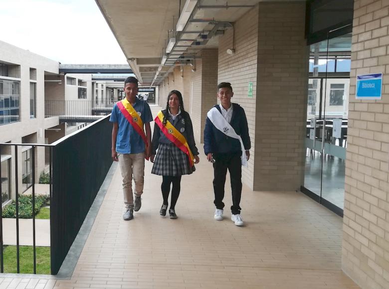 En todos los niveles educativos se busca formar a los estudiantes con responsabilidad y respeto por las instituciones - Foto: Alcaldía de Bogotá.