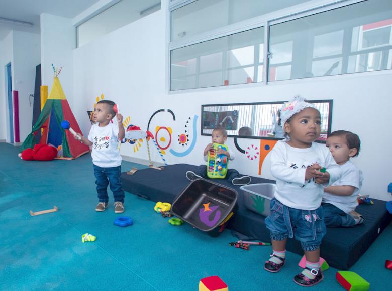 Los niños y niñas tienen salones totalmente dotados y áreas recreativas que suman en total 1.082 m2 - Foto: Alcaldía de Bogotá.